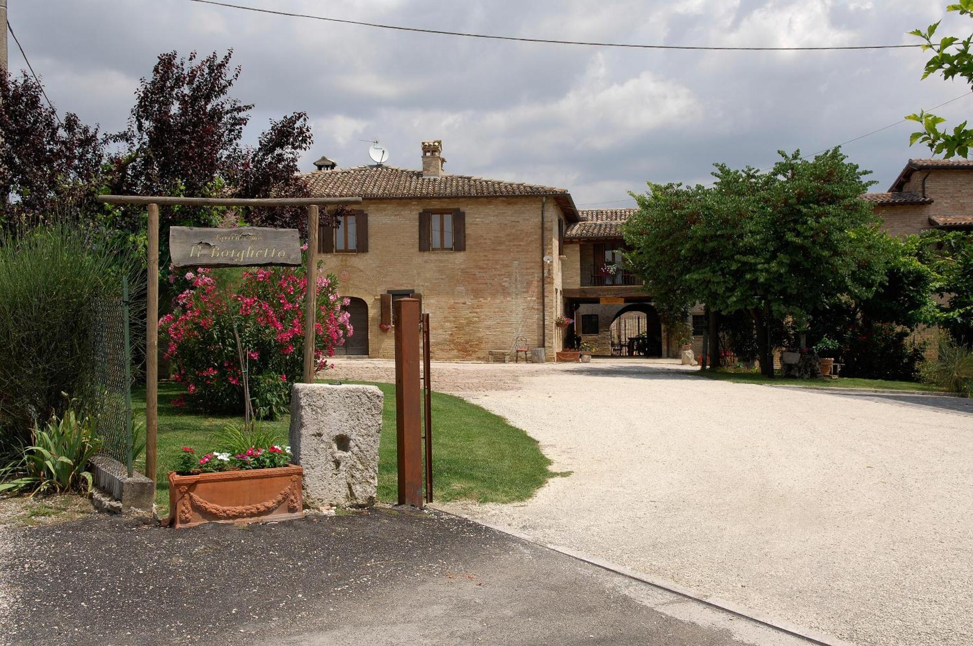 Agriturismo Il Borghetto Монтефалько Екстер'єр фото